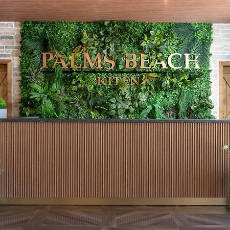 Hotel Palms