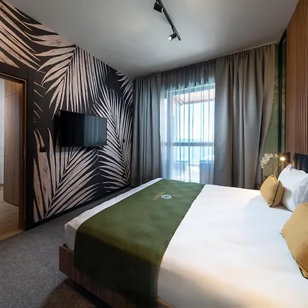 Palms 4*